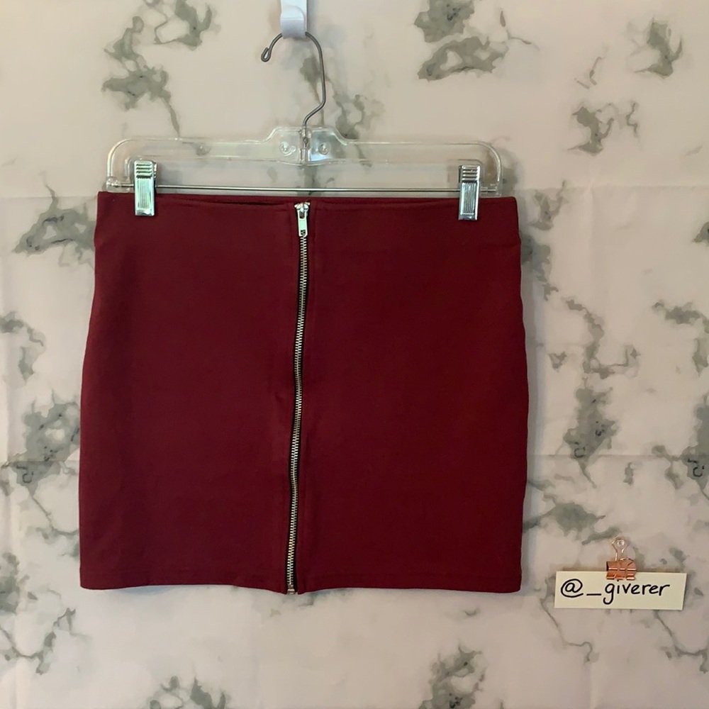 NWOT Maroon Full Zip Back Bodycon Skirt Divided (H&M)